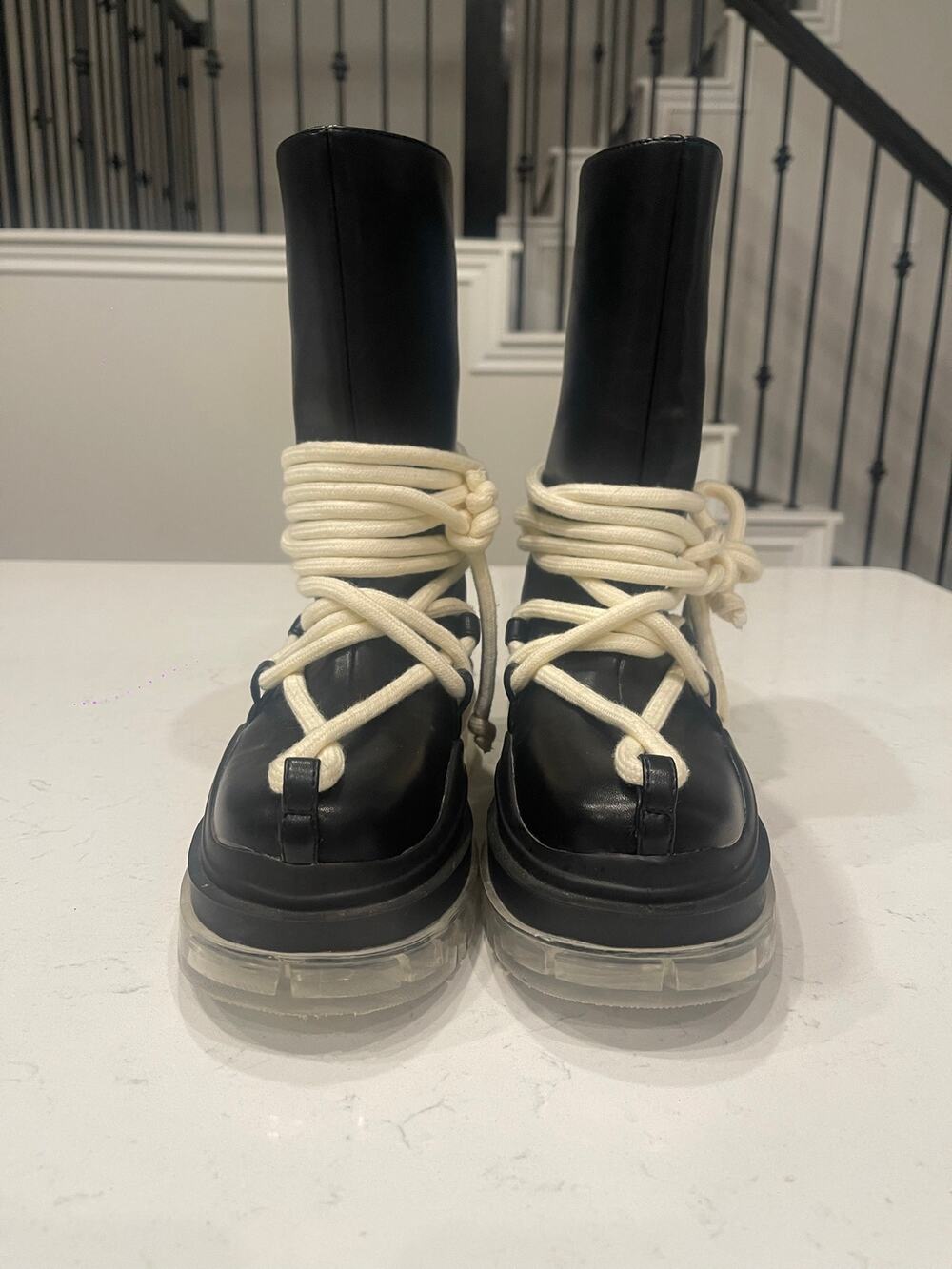 AZALEA WANG STOKES BLACK FLATFORM BOOTIE 8.5